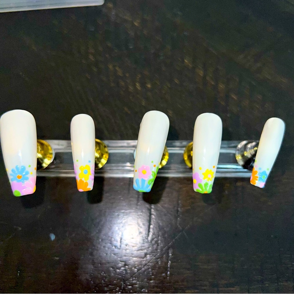 Custom Nude Flower Tips Press On Nails